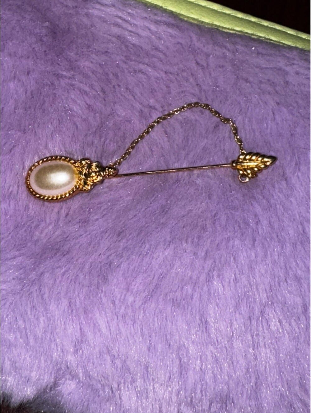 Vintage AVON Stick Pin Faux Pearl Cabochon & Leaf Attached Chain.